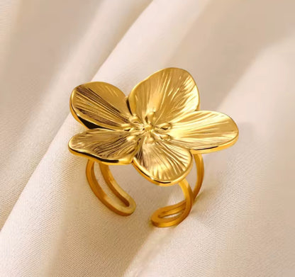 Anillo flor 5 pétalos
