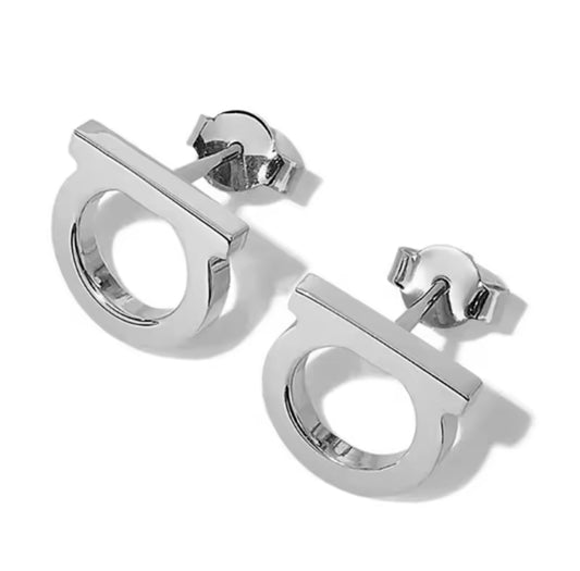 Aretes Omega