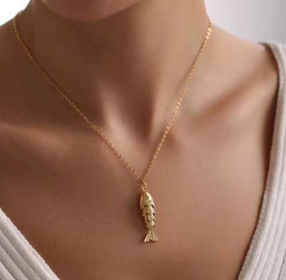 Collar pez colgante