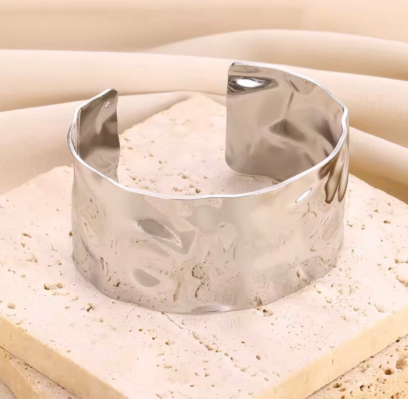Brazalete Martelinado